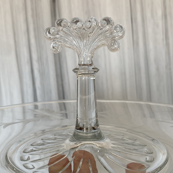 Vintage Elegant Clear Glass Sandwichs/Deserts Stand Etched Floral Design! - Picture 3 of 10